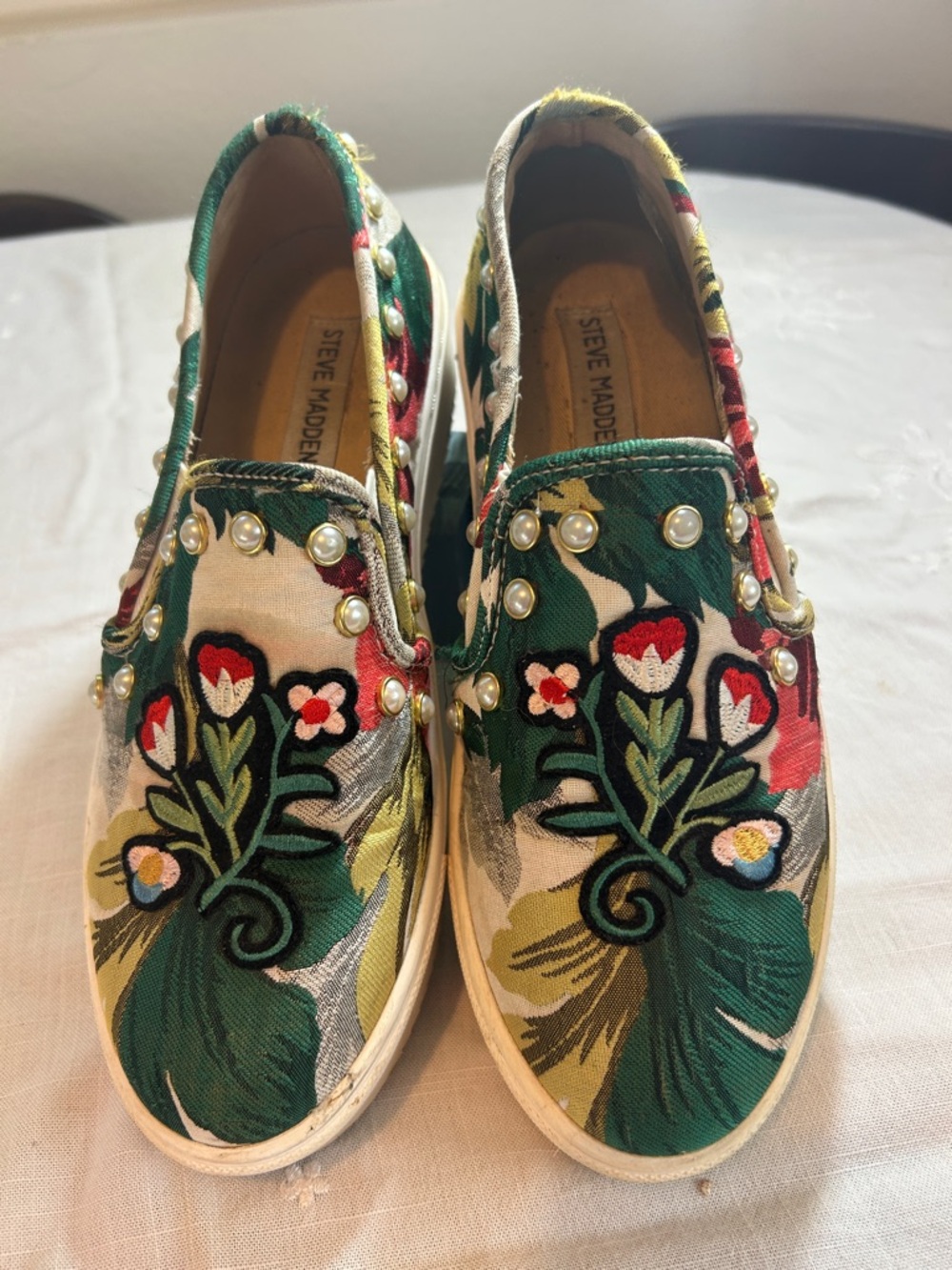 Steve Madden Green Multi Floral Pearl-Embellished Slip-On Sneakers size 8